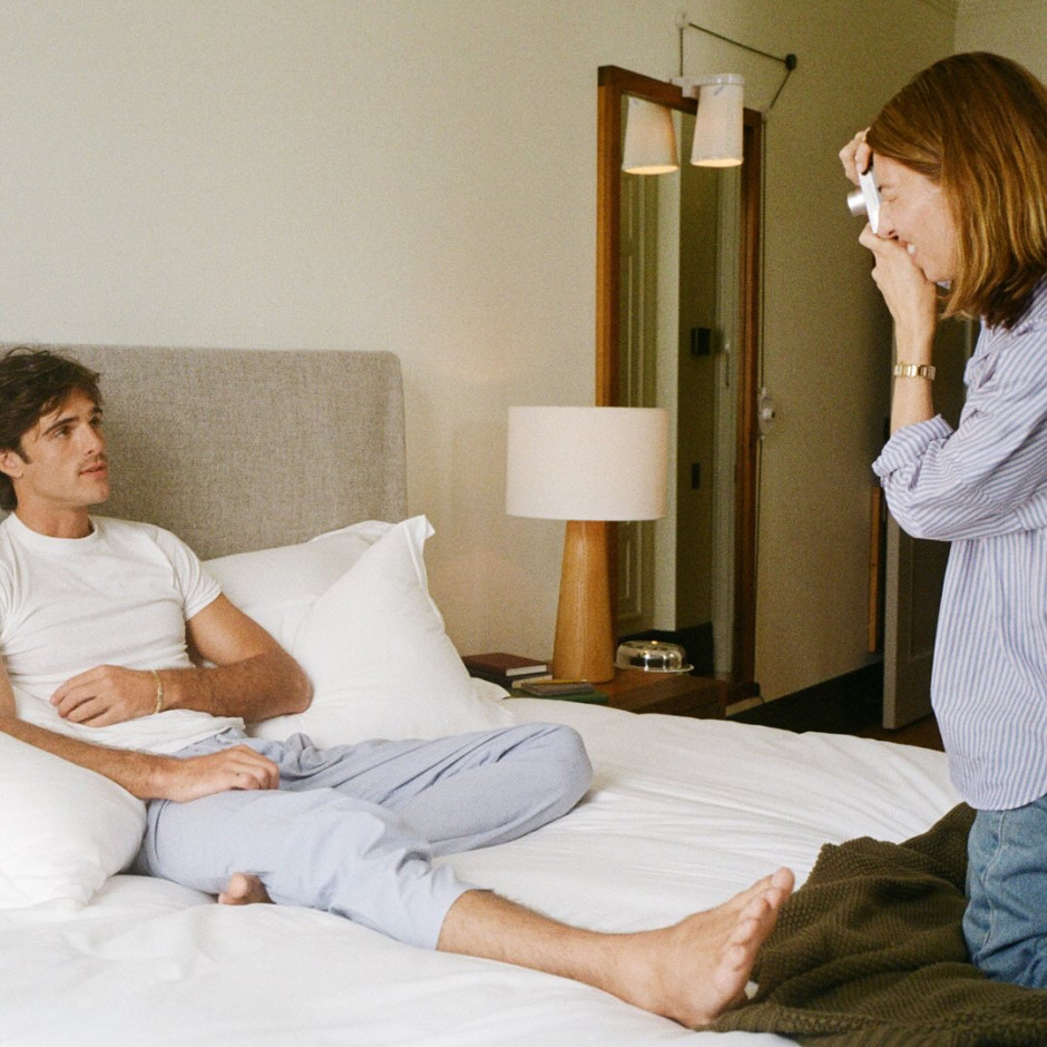 Dans les coulisses de la campagne publicitaire Cartier LOVE Unlimited. Licence : Cartier / Instagram