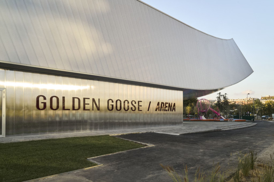 Golden Goose a ouvert une arène à Milan pour les amateurs de padel. Photo : Dossiers de presse / Golden Goose