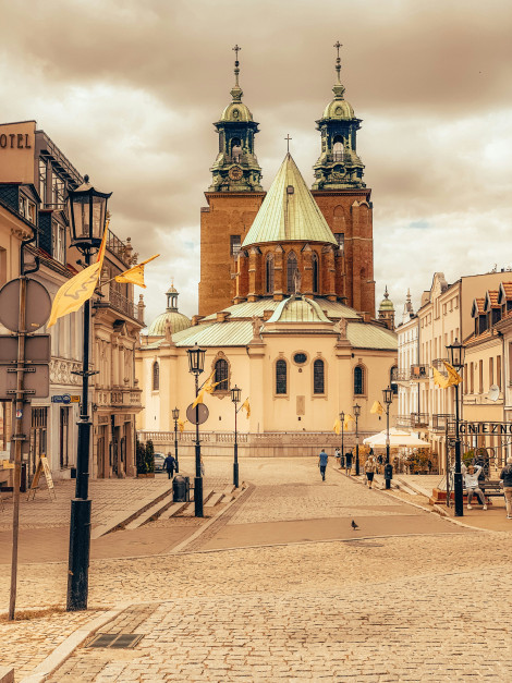 Cathédrale de Gniezno sur la colline de Lech. Photo : Piotr Wojnowski / Unsplash