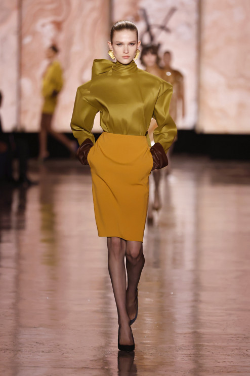Saint Laurent - Coleção Outono 2025 Foto: Estrop / Getty Images