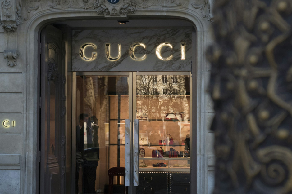 Gucci luxury fashion boutique, part of the Kering group. License: Julien Tondu / Unsplash