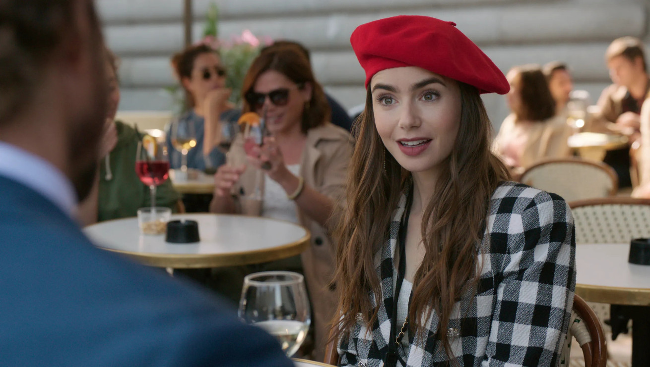 Beret from the series Emily in Paris / still from the series - Netflix