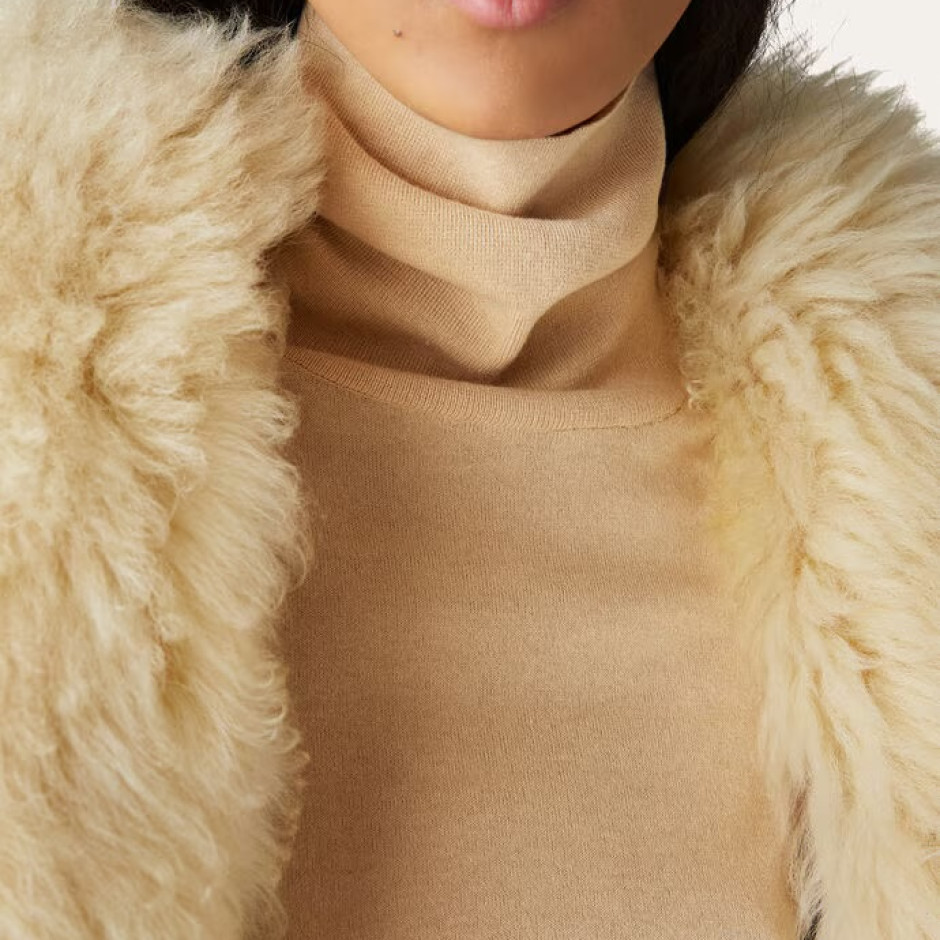 Lekki golf z wełny merynosa Licencja: Materiały prasowe / Loro Piana