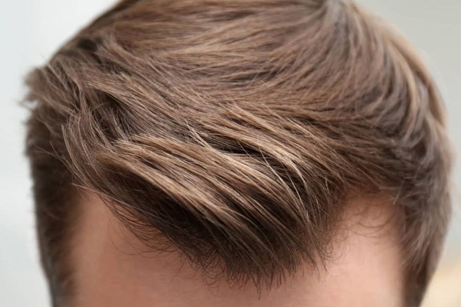 Modernes Herren-Toupet. Lizenz: Maryhairsystems / Instagram