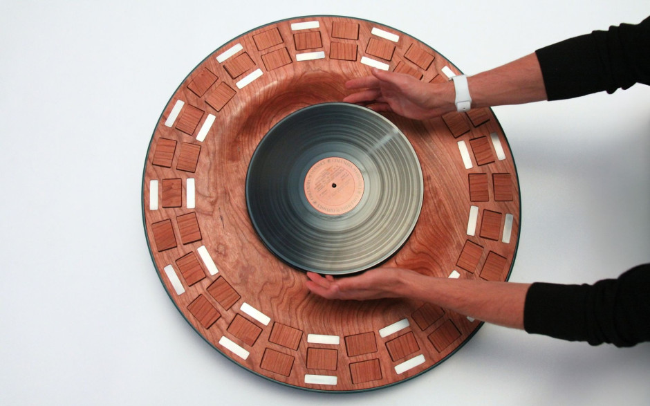 Orbit, ein einzigartiger Plattenspieler aus Holz. Foto: Lillian Brown / LinkedIn