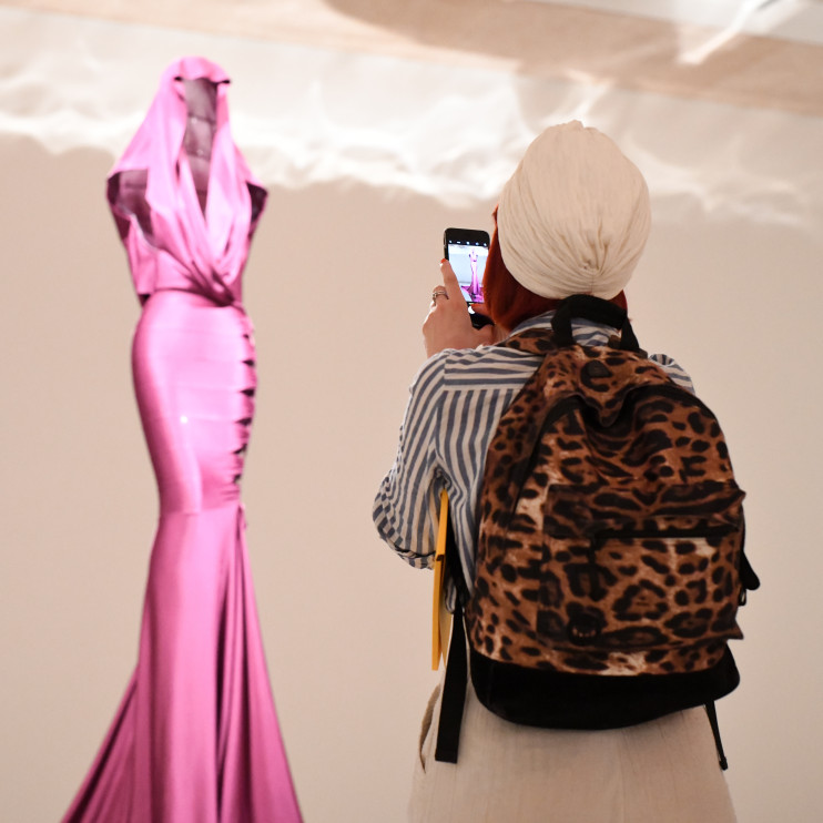 Azzedine Alaïi'nin sergilerden birindeki arşiv projesi Lisans: B. Lenoir / Shutterstock