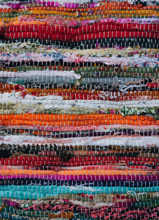 Polyester Licencja: Georgi Kalaydzhiev / Unsplash